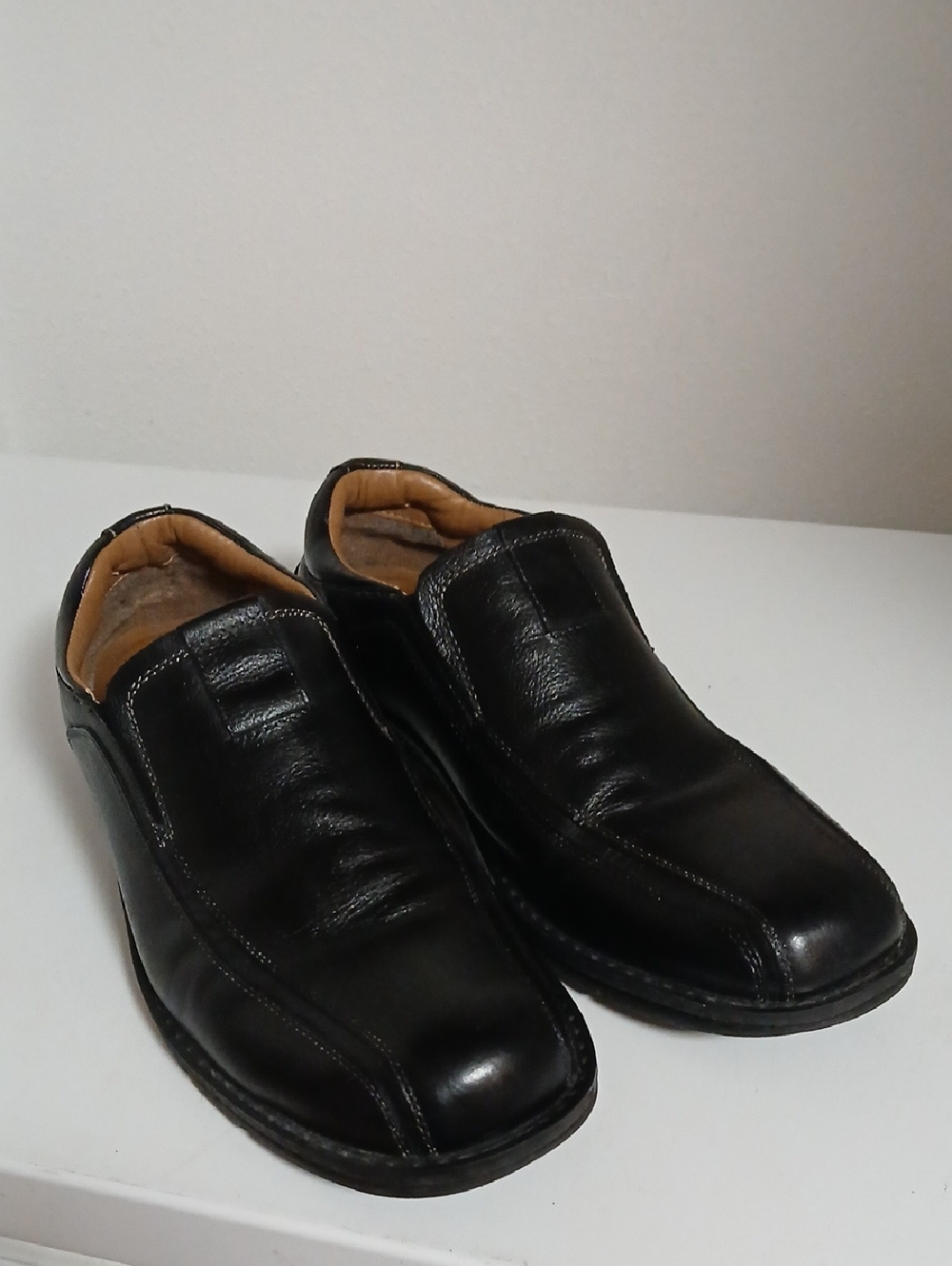 Dockers Black Leather Slip-On Loafers with Tan Lining